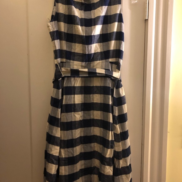SOLD L.L. BEAN Signature Flannel Plaid Dress, 4P - Picture 3 of 8